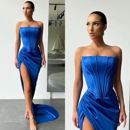 Sexy Royal Blue Robes De Bal Sans Bretelles Os Corsage Parti Robes De Soirée Plis Fente Semi Formelle Tapis Rouge Longue Robe Occasion Spéciale