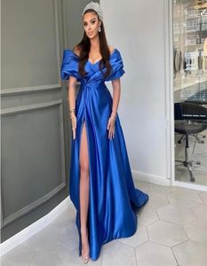 Sexy Royal Blue Satin Une ligne de bal robe High Side Split Longueur du sol