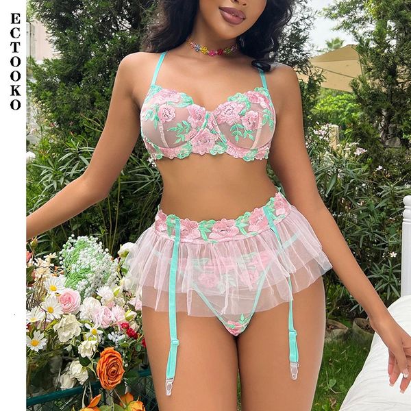 Sexy Set ECTOKO rose 3 pièces dentelle soutien-gorge ensemble femmes contraste couleur maille Patchwork Lingerie ensemble dames Hallow Out Sexy ensemble de sous-vêtements 231128