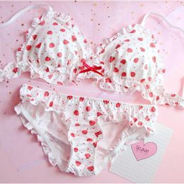 Ensemble Sexy imprimé fraise, soutien-gorge japonais en soie de lait, culotte sans fil, sous-vêtements doux, intimes Kawaii Lolita et culotte 231129