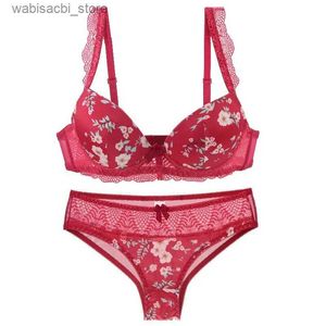 Sexy set wenli beha en panty set sexy bh voor grote bobs bcde cup boog bloemen push up ondergoed ondergoed zwart beige blauw rood witte vrouwelijke lingerie l2447