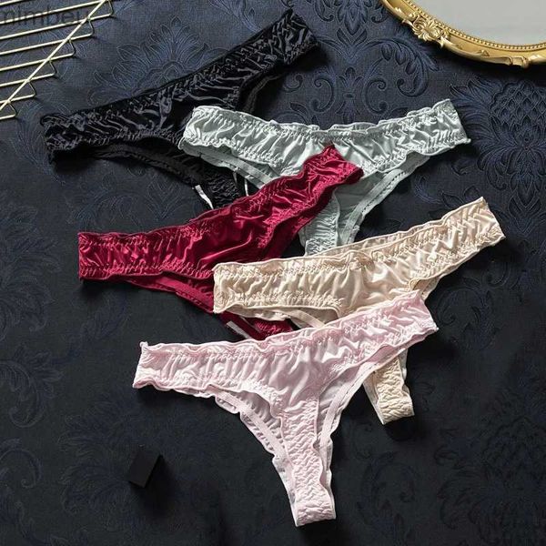 Sexy Set Femmes sous-vêtements d'été Ice Silk Fongus plié Edge sexy G-string string Panties Mesties confortables Briefs sans couture Lingerierie240122