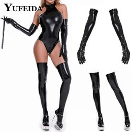 Ensemble sexy YUFEIDA Body de lingerie en cuir sexy pour femme Lingerie en cuir latex Teddy érotique avec gants et chaussettes Costume de sexe de maîtresse 231030