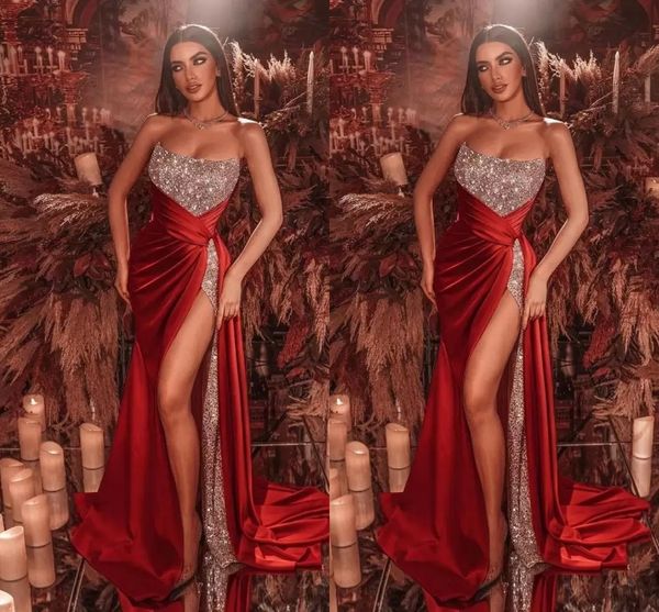 Robe de soirée sirène sexy à paillettes argentées avec jupe rouge arabe Dubaï sans bretelles haute fente longue robe de bal formelle surjupe robe de soirée 2023