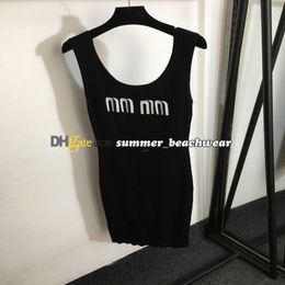 Sexy Slip Gebreide Jurk Ontwerper Geborduurde Mouwloze Gebreide Jurk Vrouwen Party Slim Fit Gebreide Zonnejurk Zomer Mode Ademend Gebreid Vest