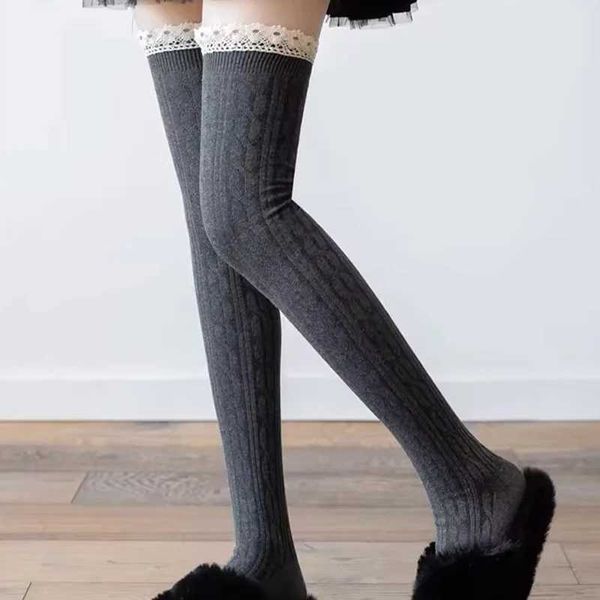 Chaussettes sexy 1pair cuisses hautes chaussettes filles bassages en dentelle d'hiver chaussettes chaudes femmes sexy médiares collants bassages de genou