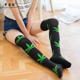 Chaussettes sexy Maple Leaf stocks sexy cuisses Maple Leaf imprimées chaussettes Kawaii Stocks Femmes 240416