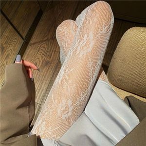 Sexy Socks Stoking Jaring Renda Berongga Lolita Hitam Putih Seksi Pantyhose Bawah Stoking Rotan Bunga Gotik Jepang Stoking Ketat Klasik Laris 230427