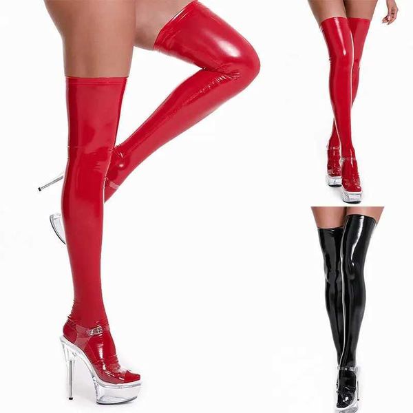 Chaussettes sexy femmes sexy noirs rouges brillants laquer en cuir cuisinière en cuir chaussette longue pole dance sur les bas de galets de club exotiques 240416