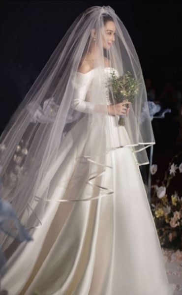 Lien spécial pour un voile de mariée assorti à la robe de mariée