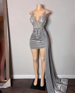 Sexy spaghetti veet prom -jurken voor zwarte meisjes zeemeermin thuiskomstjurk mini -staartjurk met treinvestidos