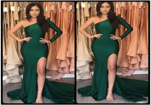 Robes de soirée Sexy Split Emerald Green 2019 Satin élastique Merme longue à manches longues One épaule Robes de fête du soir Célébrité 9740516