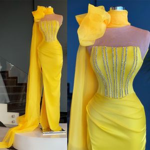 Sexy strapless 2021 prom jurk kralen geel luxe Afrikaanse zeemeermin avondjurken hoge kant split formele jurken
