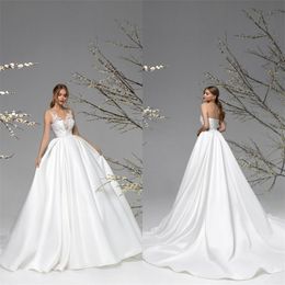 Sexy Strapless A-line Wedding Dresses Lace Appliqud Sleeveless Bridal Dress Backless Ruched Satin Sweep Train Custom Made Bridal Gown Cheap