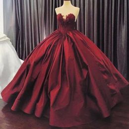 Sexy Sweetheart Pluizig Prom Dresses Kant Applique Mouwloze Satijn Baljurk Avondjurk Dubai Arabia Quinceanera Dress Formele feestjurk