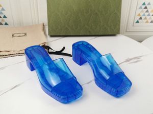 Zapatillas de tacón medio transparentes sexis para mujer, embalaje al por mayor de fábrica, moda completa, versátil, tamaño de gelatina 35-41