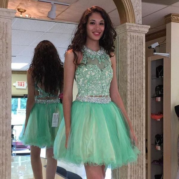 Vestidos de fiesta cortos de color verde menta sexy de dos piezas Vestidos de fiesta formales de cristal con cuentas 2017 Vestidos de cóctel de cuello alto Mini vestidos de noche cortos