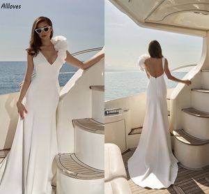 Sexy col en V dos nu robes de mariée de plage une épaule volants élégant ivoire satin simple Boho robes de mariée balayage train trompette sirène robes de mariée CL2900