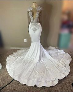 Robe de bal à cou longue blanc sexy