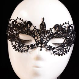 Masque mascarade en dentelle noire