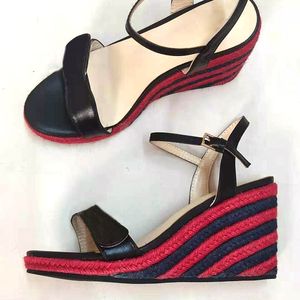 Sexy Vrouwen Merk Hoge Hakken Sandalen Designer Platform Pompen Zwart Leer Wedge Sandaal Mode Luxe Jurk Schoenen Met Doos NO291