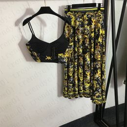 Sexy para mujer, 2 piezas, conjuntos de vestidos, chándal de diseñador, estampado, letra saltada, mujeres, moda de verano, camisetas sin mangas cortas con maxi faldas plisadas con volantes, ropa de mujer.