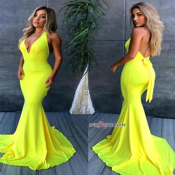 Sexy sirena amarilla vestidos de noche 2019 sin espalda satén Simple Halter barato largo vestido de fiesta barrido tren vestidos de fiesta BM0670207O