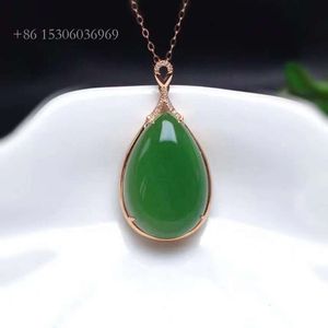 SGARIT CUSTUCT FACTORY WILD NATUREL GEMMERNELER LES JEUILLES 15X23MM NEPHRITE GREEN JADE PENDANT GOLDER