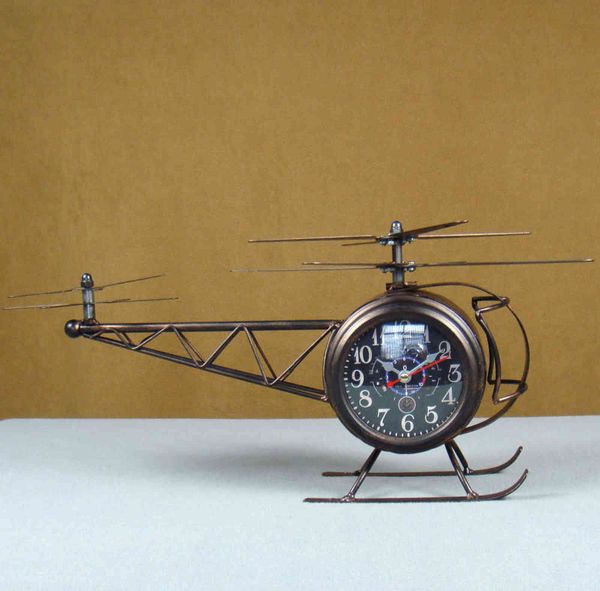 Shabby Effect Metal Helicóptero Modelo Reloj de escritorio Hecho a mano Hierro forjado Soporte Reloj Aviones Decoración Arte Artesanía Ornamento Mobiliario 211112