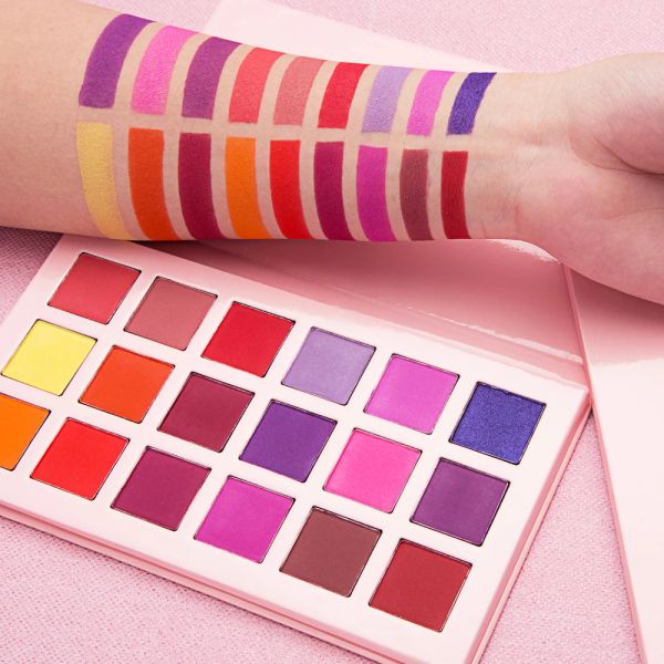 Shadow Wholesal Juego de maquillaje rojo femenino de 18 colores para niñas Paleta de sombras de ojos con brillo, Cosméticos para mujeres Resaltador de maquillaje para polvos faciales