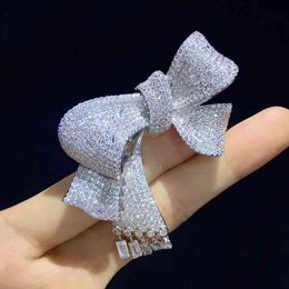 Shanice Charming Elegante Bow Shape Gold / Silver / Rose Broche Micro Pave and Pear Shaped CZ Floral Vane PIN Bruids Sieraden