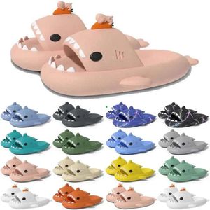 Designer de requins un glissade de livraison gratuite pantoufle de sandale pour les sandales Gai Pantoufle Mules Men Women Slippers Trainers Tongs Sandles Col E71 S WO S