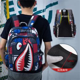 Shark Oil Student School Bag Fashion Men Damesrugzakken Outdoor Mountaineering Backpack Lichtgewicht Multi-rondloopzakken
