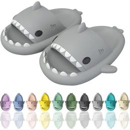Sandales de requin diapositives pour femmes pantoufles hommes mignonnes corstons de nouveauté