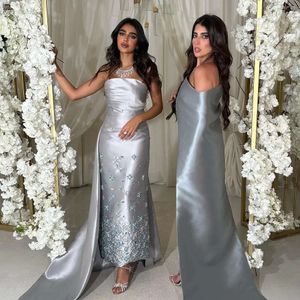 Sharon a déclaré la robe de soirée de luxe Crystal Dubai Grey Arab pour femmes robes de fête formelles midi avec train de la cheville