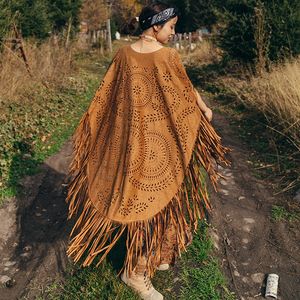 Chales AYUALIN Camel Suede Floral Hollow Out Fringe Tassel Shawl Mujeres Vintage Capes Ponchos Otoño Bohemian cardigan Capa Boho 230314