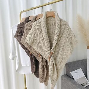 Châles Holifeni hiver grand solide Triangle écharpe Ponchos femmes tricoté Capes Tippet bureau chaud châle enveloppes BeltLock haussement d'épaules Szalik 231012