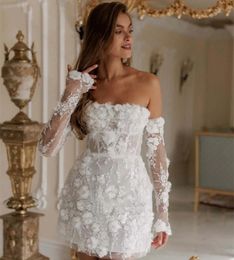 Gaine en dentelle mini robes de mariée courtes d appliques florales robes de mariée romantique sans bretelles