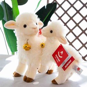 Jouets de poupée de mouton avec un long manteau blanc soyeux en peluche d'agneau drôle simulation animal de compagnie pour enfants cadeau d'anniversaire adulte 210728