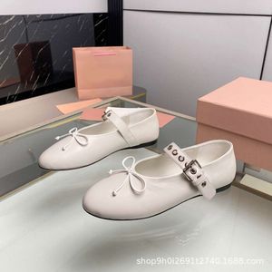 Edition de mouton ~ Ballet blanc Bow's Bow Round Toe Sole plate confortable avec une ligne Mary Jane Shoes