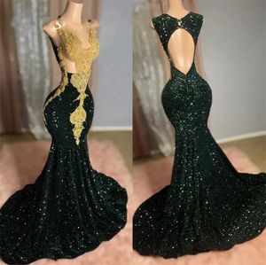 Cuello por el cuello verde O Long Vestido de graduación para chicas negras doradas con cuentas de lentejuelas de la fiesta de cumpleaños Ruffles Bata de vestimenta formal de bal