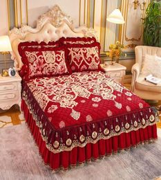 Feuilles Ensembles Crystal Velvet Coton Bed Litt One Piece épaissis de lit en peluche chauffante Couverture de matelas antidérapante Fiche de broderie S3260423