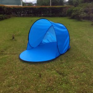 Schuilplaatsen Hot Sale Beach Tent Automatische pop -up Outdoor Camping Portable Tent Sea Summer Sunshelter Anti UV Water -resistente tenten