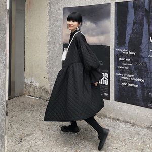 SHENGPALAE noir coréen mode vestes nouveau col en V demi manches lâche grande personnalité grand ourlet manteau femmes JL103 201225