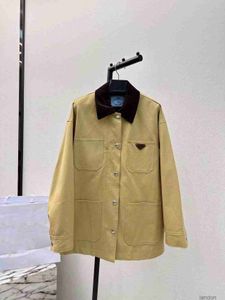 Shenzhen Nanyou 23 Automne/Hiver Mode Lettre Triangle Noyau Léger Polaire Col Rabattu Contour Longueur Moyenne Veste Manteau pour Femme