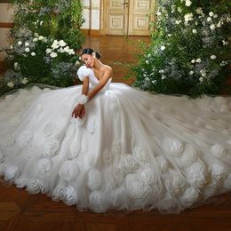 Robe de mariée brillante robe de bal plissée une épaule décolleté robe de mariée avec des fleurs faites à la main Tulle robe de mariée pour la mariée
