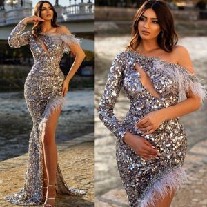 Shining kralen zeemeermin lovertjes avondjurken een schouder lange mouwen zijkant split prom jurken veer sweep trein plus size formele dr 317w