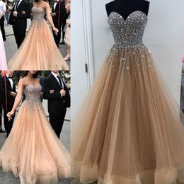 Shinning Beaded Champagne Prom Dresses Sexy Strapless Tulle A Line Avondjurken Sweetheart Sweep Train Cocktail Formele Feestjurk