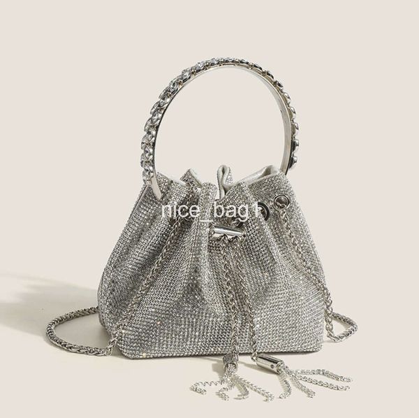 Shinning Diamond Femmes Backet Bacsb Sac à bandoulière 2024 Sac à main à la mode Sacs sous les bras sous les bras de luxe Bling Classic Shiny Handbag String