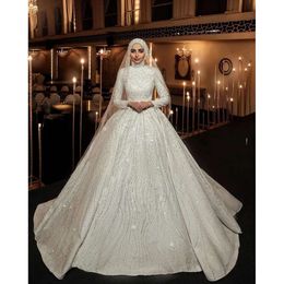 Glanzende bal trouwjurken moslim lange mouwen kralen pailletten bruids feestjurk parels hoge nek robe de mariage